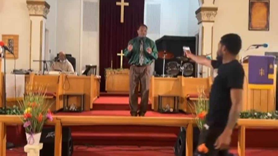 "Dios me dijo que lo hiciera": hombre intentó disparar contra pastor en iglesia de Pensilvania