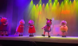"Las aventuras de Peppa Pig" emociona a los niños en el Teatro Nacional