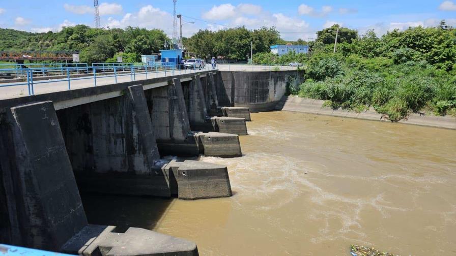 Lluvias afectan servicio de agua potable en Santiago; hay dos acueductos fuera de servicio