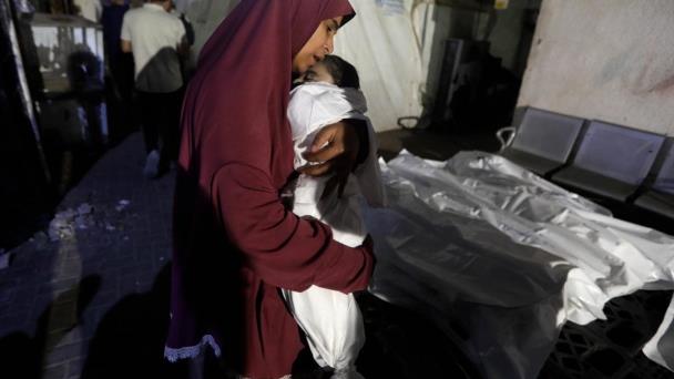 Hamás acepta alto el fuego en Gaza; Israel afirma que mantendrá diálogo pero lanza ataques en Rafah
