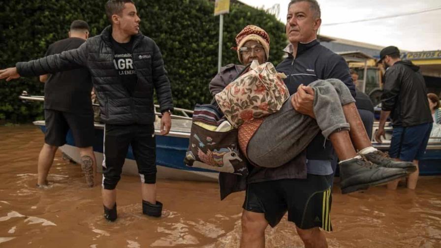 Trasladan a 1,057 presos por la inundación de una cárcel por las lluvias del sur de Brasil