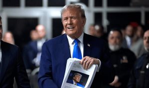 Juez dice a Trump que considera posibilidad de encarcelarlo por desacato de orden mordaza