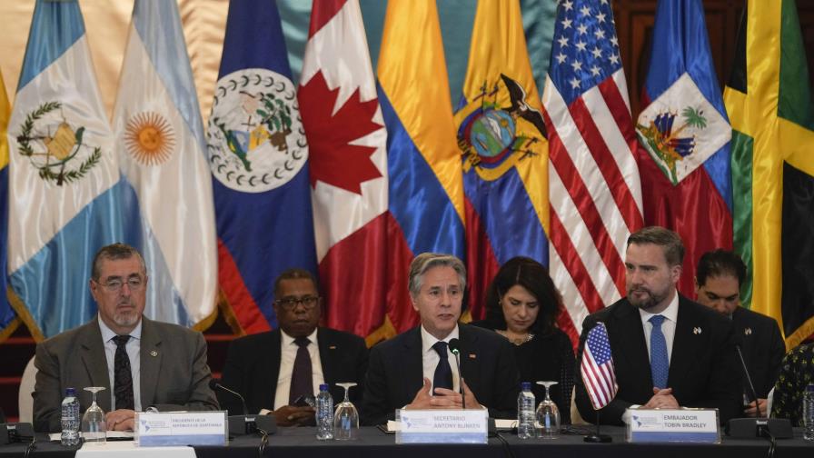 Blinken promete millones para América Latina y sanciones a quienes faciliten migración irregular