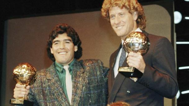 Reaparece el Balón de Oro perdido de Maradona. Será subastado en París