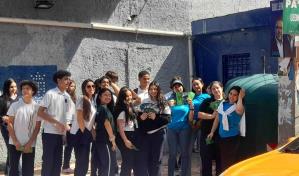 Colegio ABC dona contenedor para reciclaje al sector El Manguito