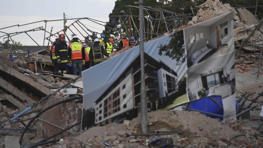 Al menos 6 muertos y casi 50 personas atrapadas en el derrumbe de un edificio en Sudáfrica