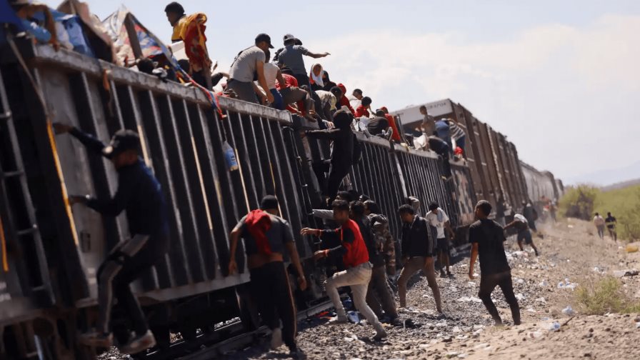 Congresistas demócratas urgen a Biden tomar medidas ejecutivas en la frontera sur de EEUU