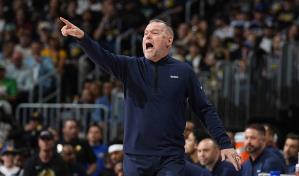 Murray lanza una bolsa térmica, Malone grita a los árbitros en frustrado juego dos de los Nuggets