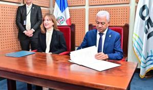 Senado firma convenio para educar a congresistas en técnica legislativa
