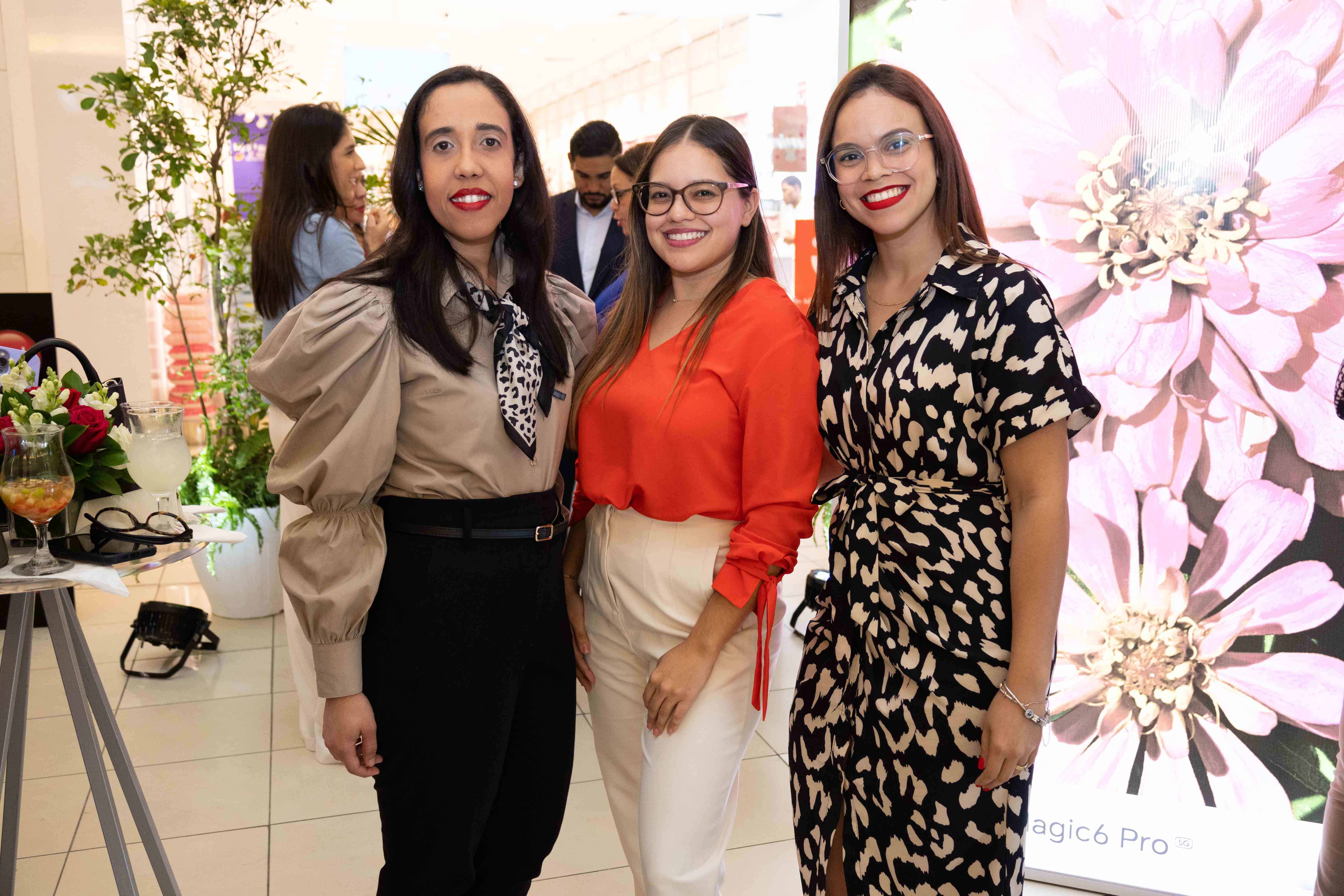 Yira Santos, Raysa Jiménez, Radaisy Fernández.