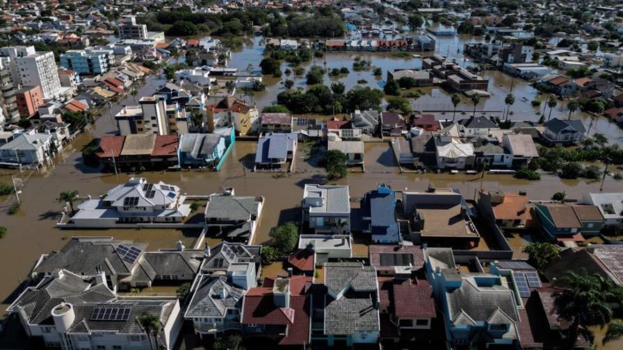 Las inundaciones damnificaron al menos 61,400 viviendas en el sur de Brasil