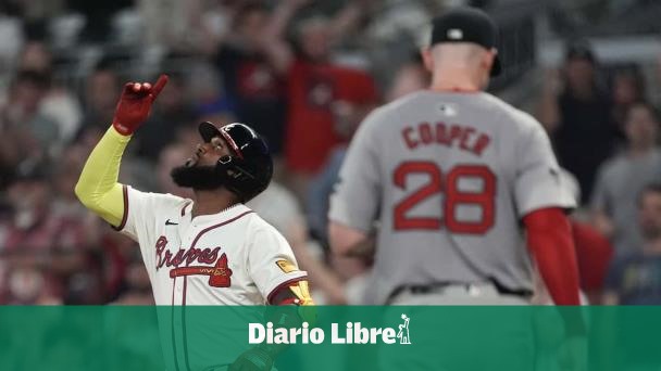 Marcell Ozuna pega sencillo decisivo; Bravos vencen a Medias Rojas