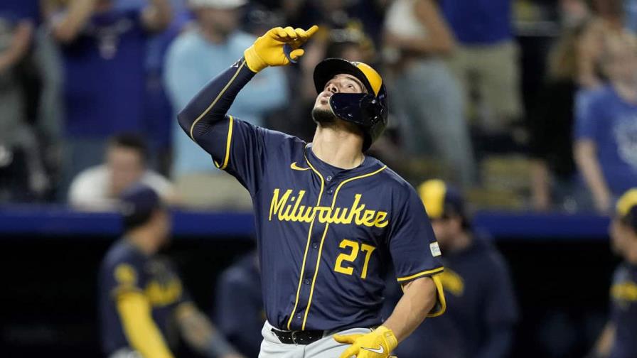 Willy Adames pega par de dobles en triunfo de Cerveceros