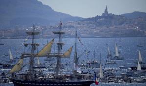 El velero con la llama de los Juegos Olímpicos de París 2024 llega a Marsella