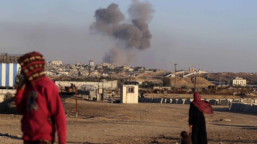 EEUU pausó envío de bombas a Israel para indicar preocupación por invasión a Rafah, dice funcionario