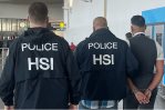 Cuatro auxiliares de vuelos acusados de contrabandear US$8 millones desde NY a República Dominicana Cuatro auxiliares de vuelos acusados de contrabandear US$8 millones desde NY a República Dominicana