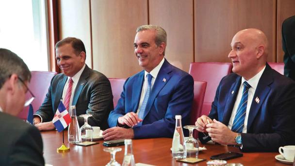 El presidente Abinader está contento
