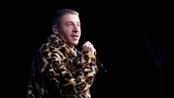 El rapero Macklemore elogia a los estudiantes propalestinos y dice que no votará a Biden