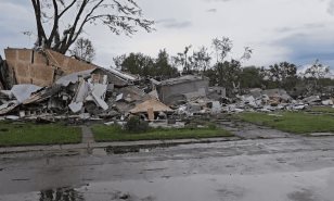 El gobernador de Michigan declara estado de emergencia tras paso de tornados