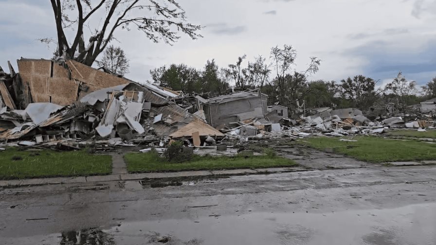 El gobernador de Michigan declara estado de emergencia tras paso de tornados