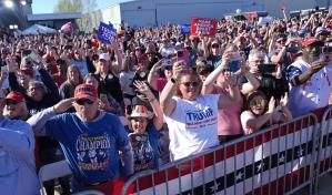 Barron Trump, de 18 años, debutará en política como delegado de Florida en la convención republicana