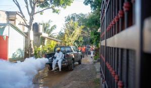 El Ejército fumiga contra el dengue en Haina y Guerra