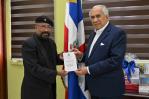 Doctor dominicano de 71 años logra su inclusión para concursar por una plaza de residencias médicas