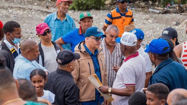 Gobierno entrega ayudas a familias afectadas por lluvias