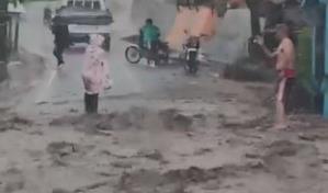 Reportan inundaciones urbanas en Constanza