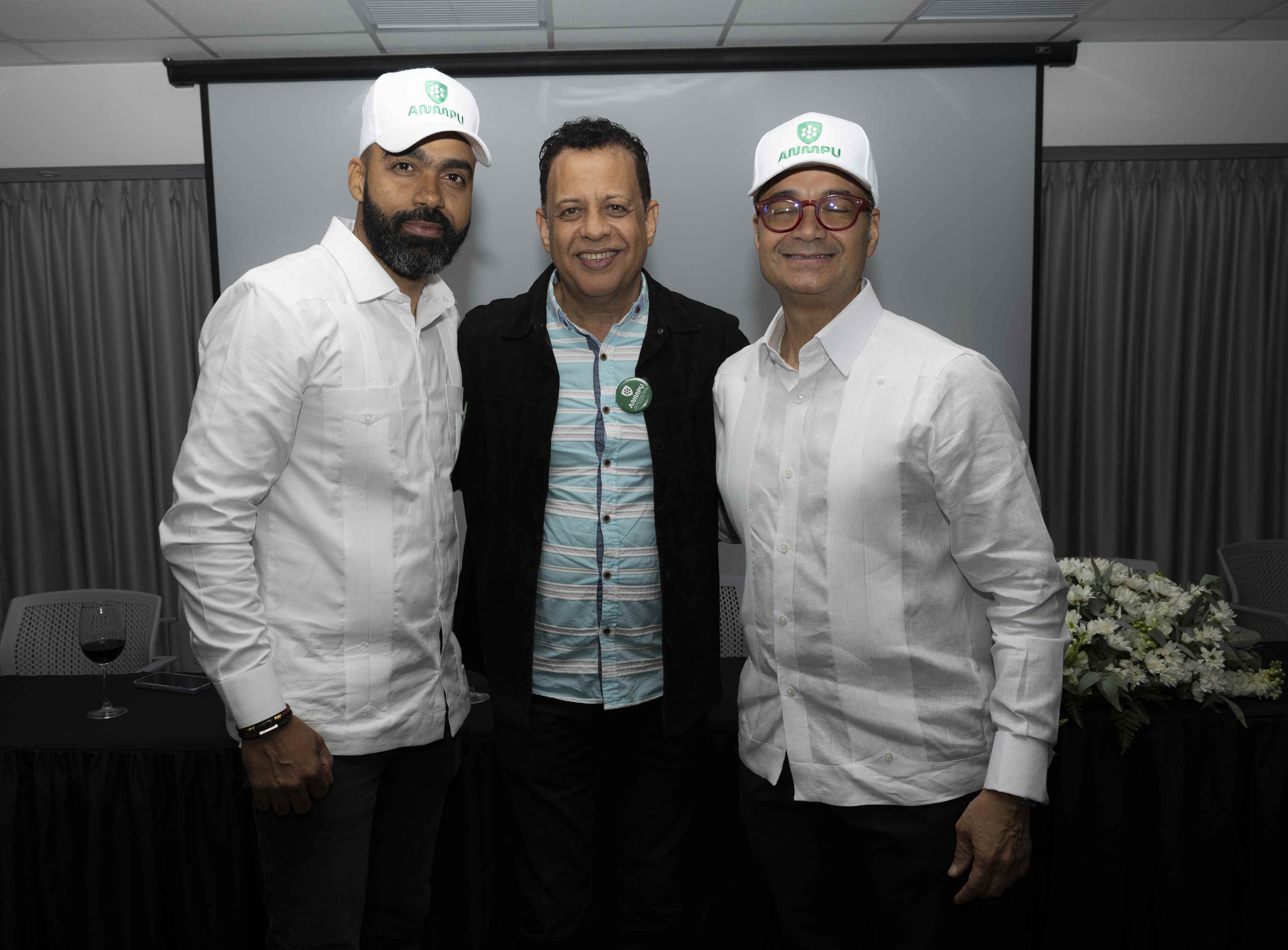 Enmanuel Pérez, Antonio Mejía y Alexander Mata.