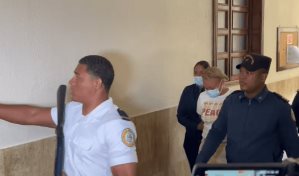 Cuchillo con que Francelys mató al chino era parte de la mercancía del negocio, según su abogado 