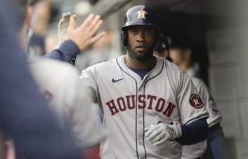 Ronel Blanco y Jeremy Peña ayuda a Astros evitar la barrida