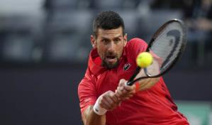 Djokovic necesita atención médica tras recibir un golpe con una botella en el Abierto de Italia