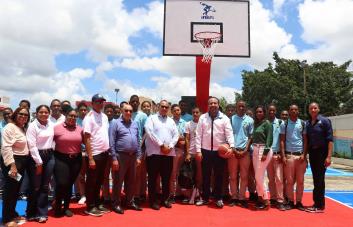 INEFI continúa promoviendo la práctica deportiva en politécnico Santa Ana, de Gualey
