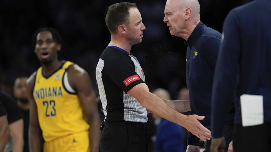 La NBA impone una multa de 35,000 dólares a Rick Carlisle por criticar a los árbitros