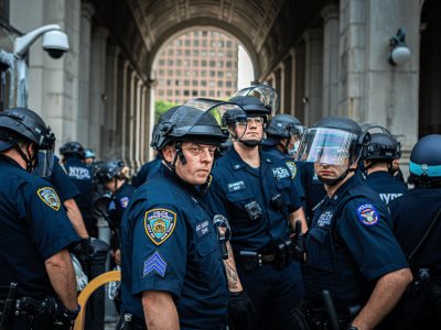 Policía de NY gasta millones en horas extras por protestas