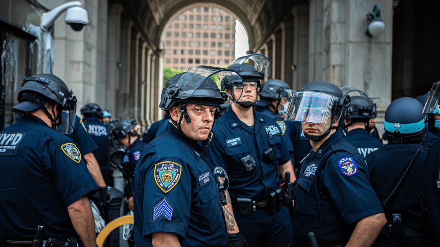 Policía de Nueva York gasta US$53 millones en horas extra por protestas desde el 7 octubre