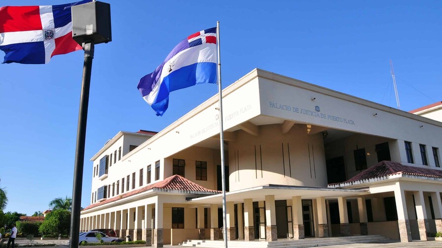 Condenan a 15 a&ntilde;os de prisi&oacute;n a hombre por violaci&oacute;n grupal de adolescente; cinco siguen pr&oacute;fugos