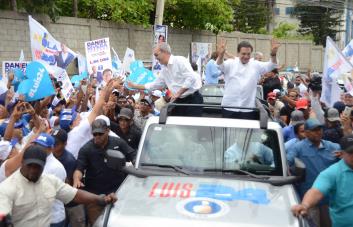 Abinader acusó a oposición de distorsionar sus declaraciones sobre los motoristas