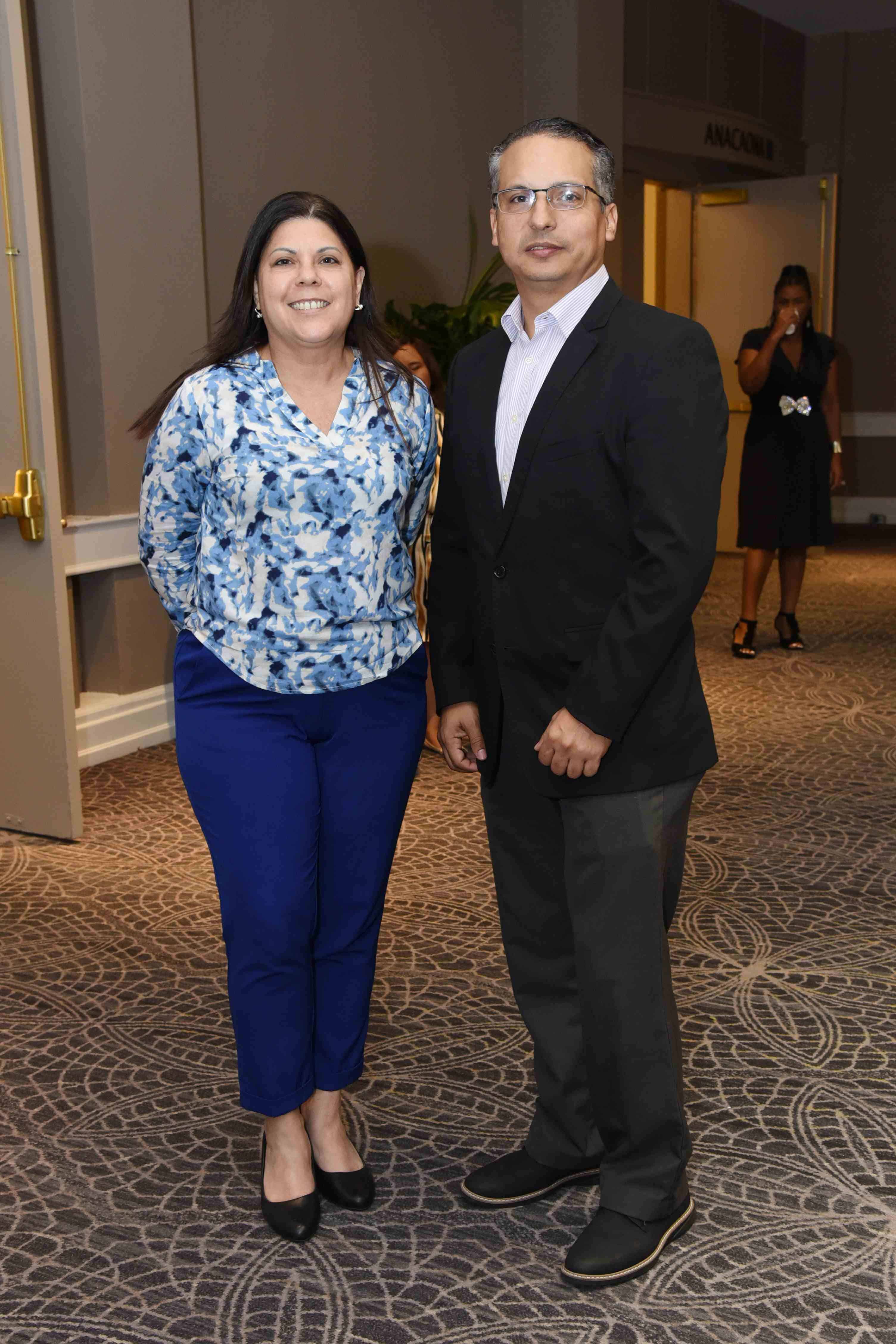 Anna Alvarez  y Luis García.