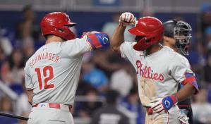 Suárez labora 7 innings en blanco; Johan Rojas pega jonrón y Filis doblegan a Marlins