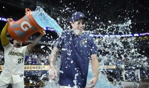Gasser debuta con 6 innings en blanco; Cerveceros aplastan a Cardenales
