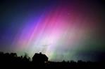 Tormenta solar deja el cielo pintando con impresionantes auroras boreales Tormenta solar deja el cielo pintando con impresionantes auroras boreales
