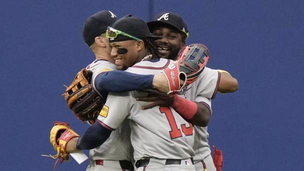 Martínez frustra juego sin hit pero Bravos vencen a Mets