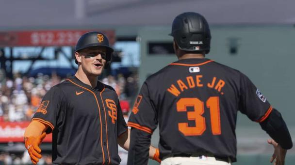 Con grand slam de Chapman, Gigantes derrotan a Rojos
