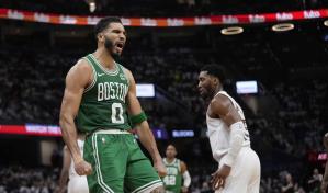Tatum logra 33 puntos; Celtics vencen a Cavs y recuperan ventaja en la serie