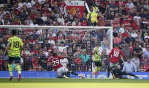 Arsenal vence a Man United. El título de la Premier se definirá en el último día