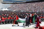 Realizan pequeñas protestas propalestinas durante graduaciones universitarias en EEUU