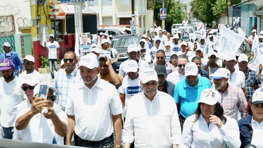 Miguel Vargas llama a azuanos a votar por candidatos del PRD y alianza opositora