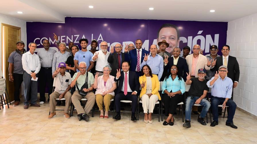 Abel Martínez recibe respaldo de Red de Trabajadores de la Cultura de RD